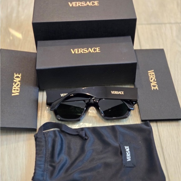Versace VE4492UUnisex Square Sunglasses 53MM Shiny black & gold comes with COA